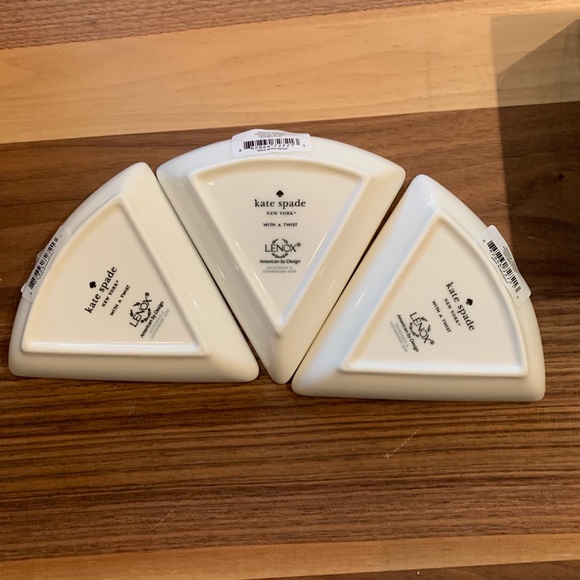 NIB Kate Spade Divided server ‘With a Twist’ - Picture 2 of 4